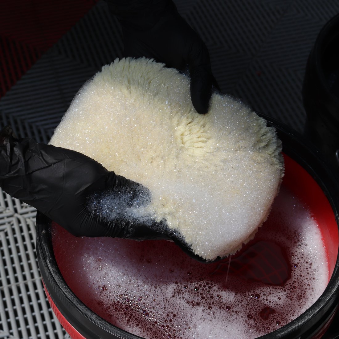 KLCB Lambs Wool Short Pile Wash Mitt Scrubber