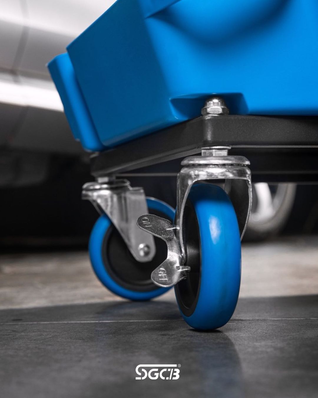 sgcb mechanics stool with wheel heavy duty roller creeper seat with tool storage trays and drawer 330 lbs capacity for car wash